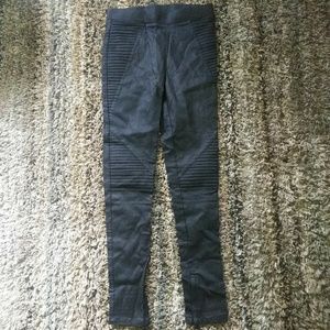 Forever 21 black leggings